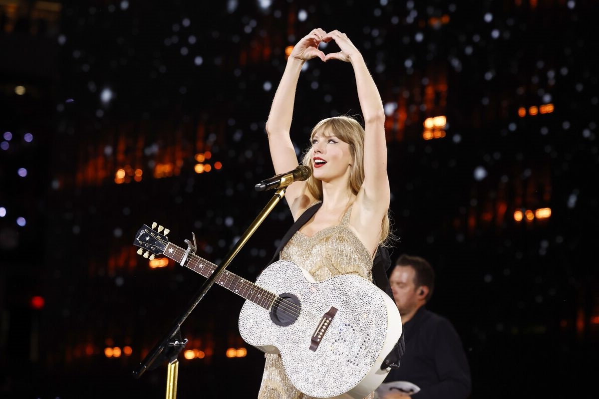 Taylor Swift fantastic SoFi Stadium Finale Sparks Speculation About '1989 (Taylor’s Version