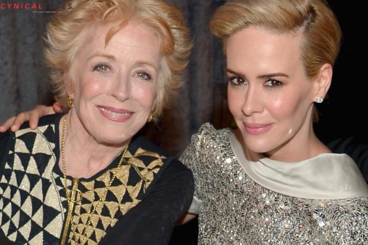 Holland Taylor and Sarah Age Defying Romance