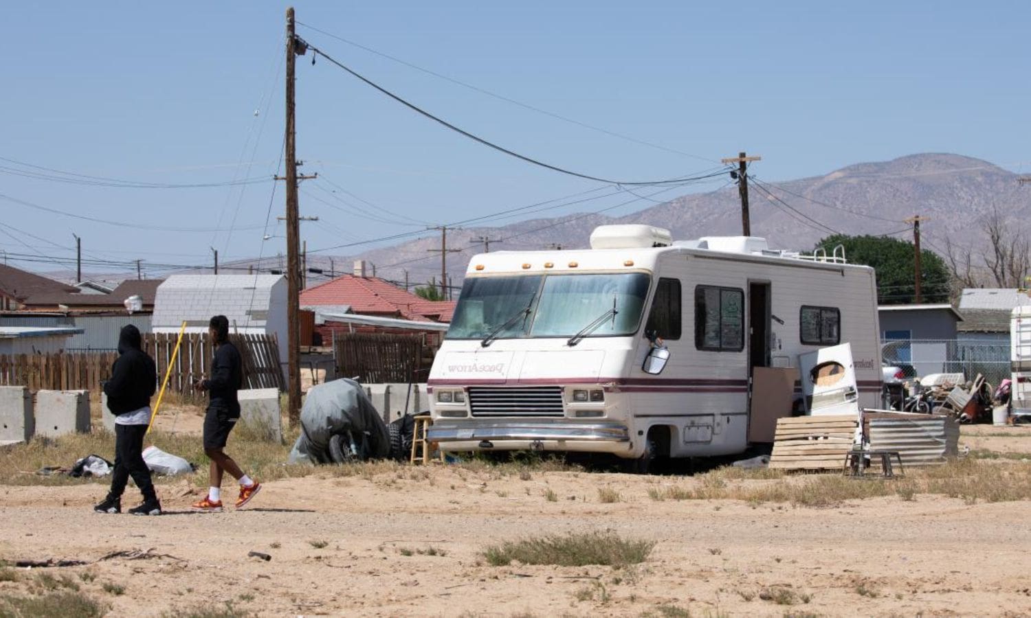 5 Bodies Unearthed in California Desert 