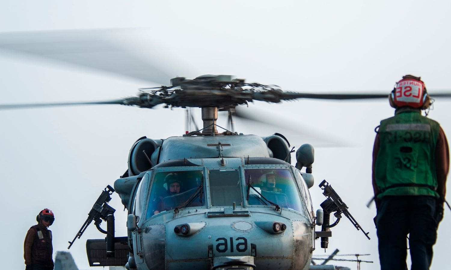 US Navy Helicopter Crew Survives Crash