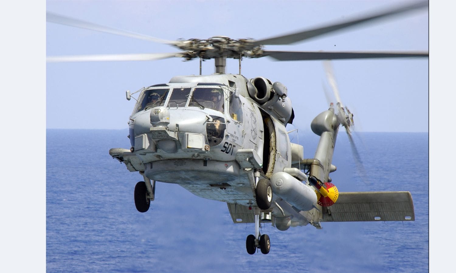 US Navy Helicopter Crew Survives Crash