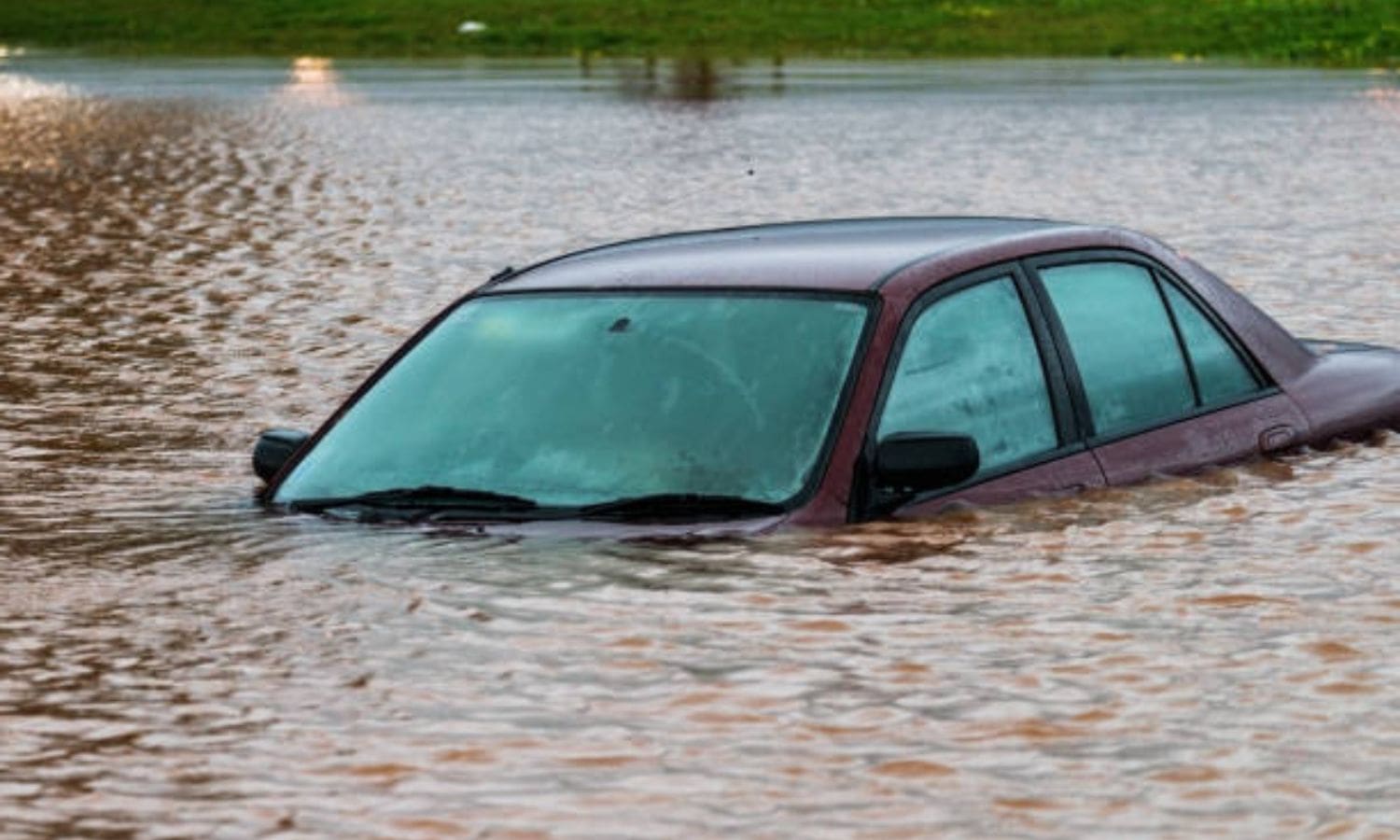 Woman 14 Hour Ordeal on Submerged Car