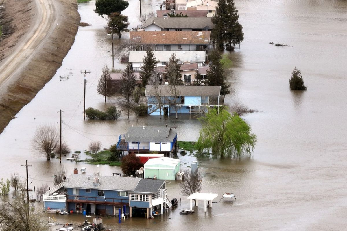 California Faces Rain and Floods