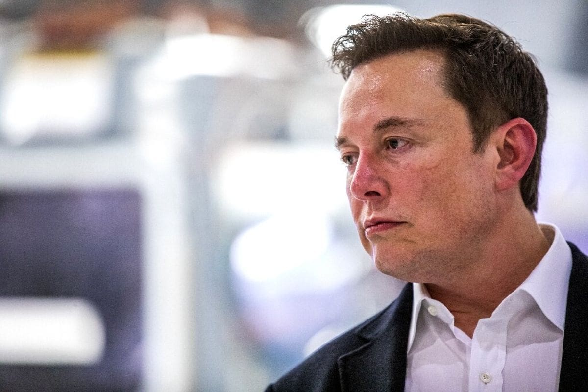 Elon Musk Resolves Bakery Dispute