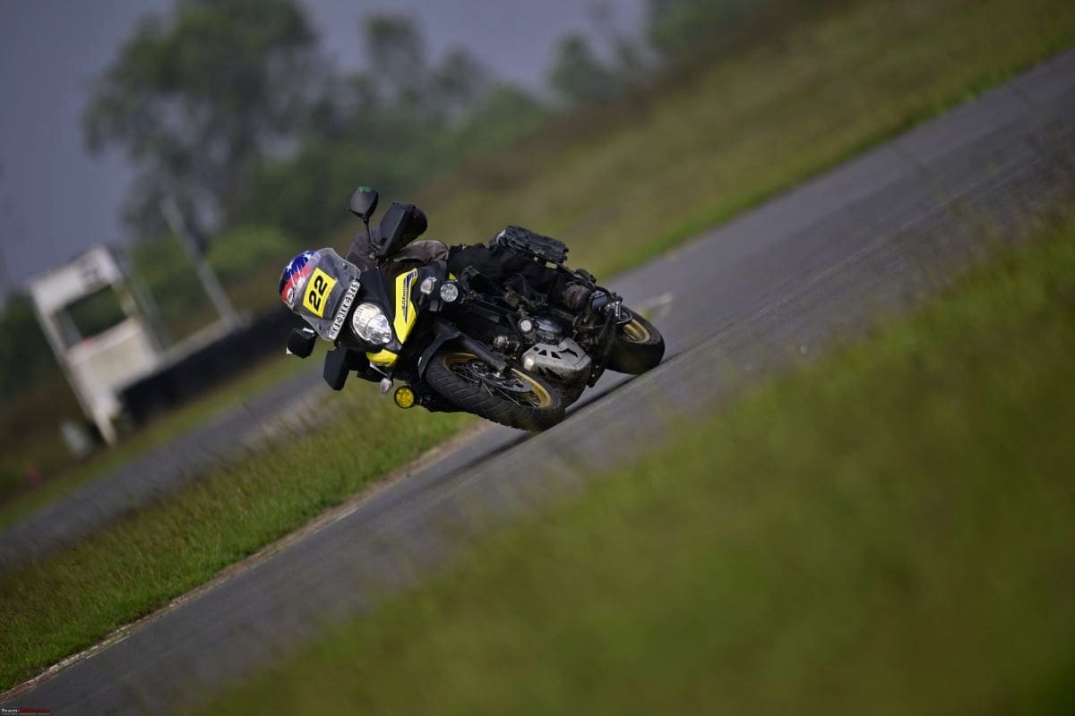 Suzuki V-Strom 650 Takes on Superbike