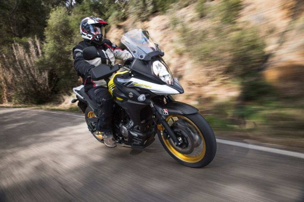 Suzuki V-Strom 650 Takes on Superbike
