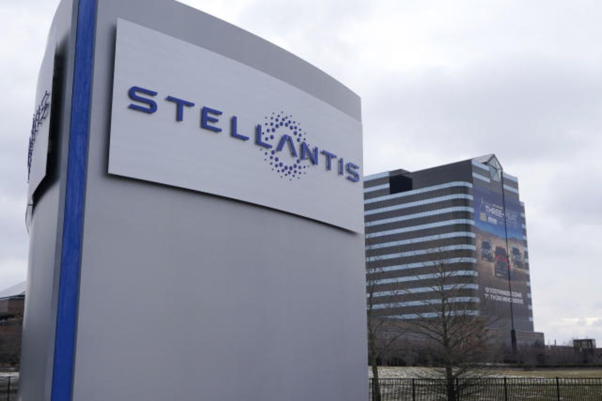 Stellantis Commits to California EV Rule