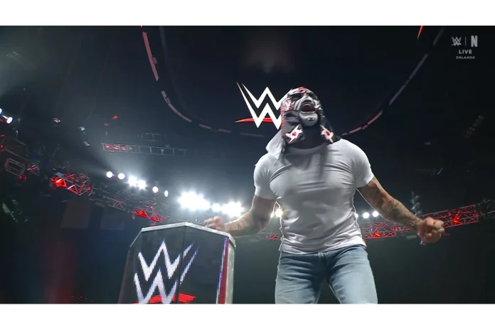 Rey Mysterio, Austin Theory, WWE, WWE RAW, Rey Mysterio WWE RAW