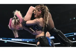 Solo Sikoa Flips Off WWE Fans in Shocking Live Moment